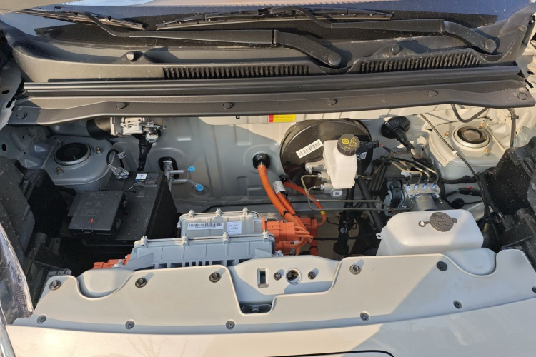 五菱汽车 宏光MINIEV 2025款 四门版 进阶款机舱底盘24