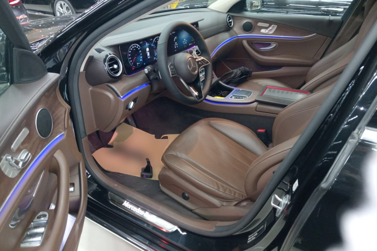 奔驰E级 2021款 E 300 L 时尚型中控内饰19