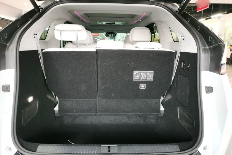 小鹏X9 2024款 702超长续航Pro机舱底盘23