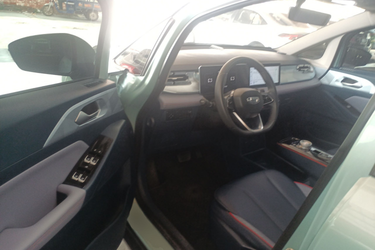 吉利几何E萤火虫 2022款 401KM 霹雳虎 4座中控内饰20