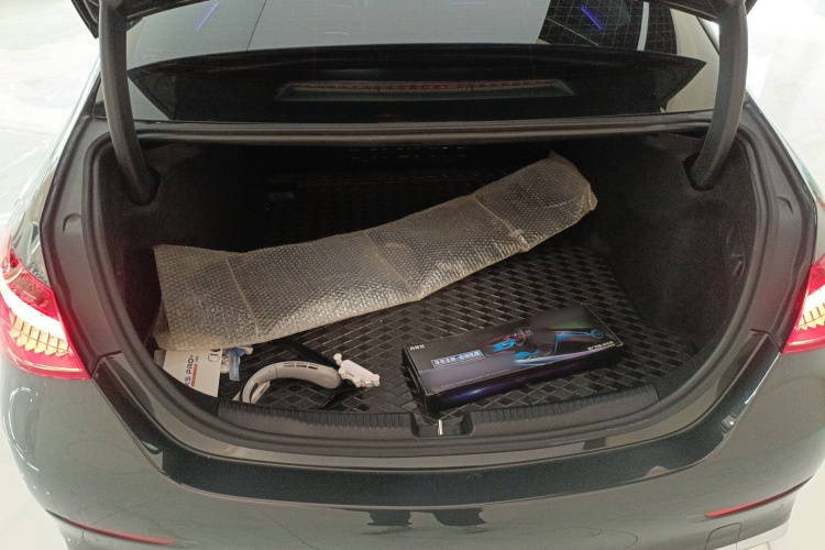 奔驰C级 2023款 改款二 C 260 L 运动版局部细节23