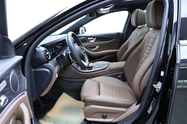 奔驰E级 2023款 E 260 L 运动型 4MATIC中控内饰7009