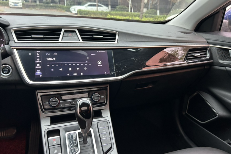 吉利汽车 帝豪GL 2020款 1.4T CVT豪华型中控内饰7005