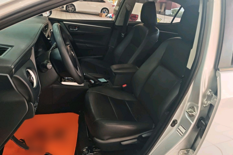 丰田 卡罗拉 2018款 1.2T S-CVT GL智享版中控内饰7004