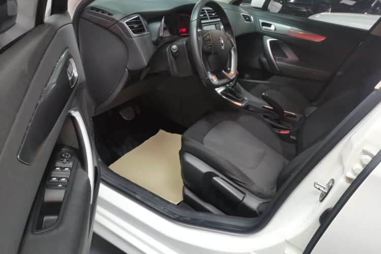 DS 5LS 2015款 1.6T 风尚版THP160中控内饰20