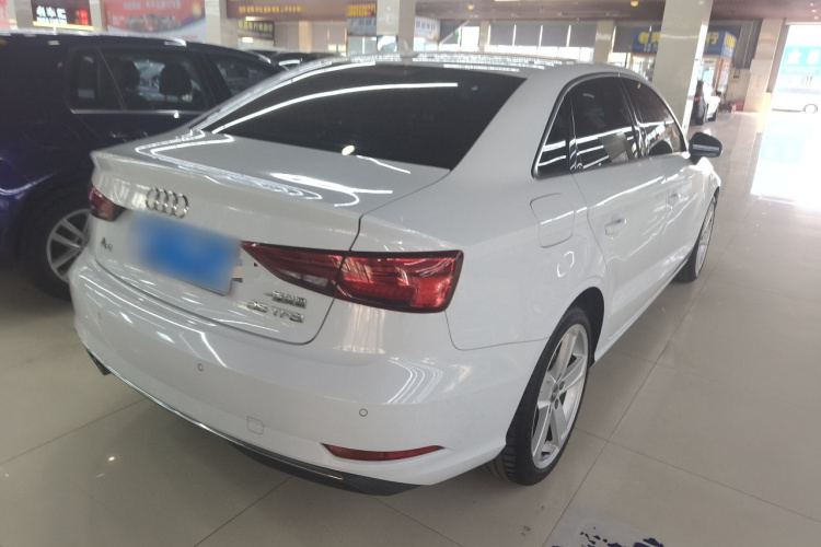 奥迪A3 2018款 30周年年型 Limousine 35 TFSI 风尚型车身外观7