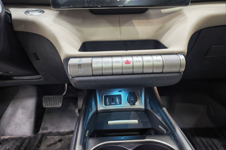 比亚迪 海豚 2023款 420km 时尚版局部细节16