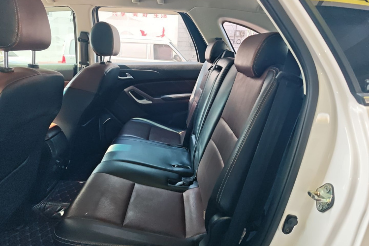 江铃 驭胜S350 2016款 2.0T 自动两驱汽油豪华版5座中控内饰21