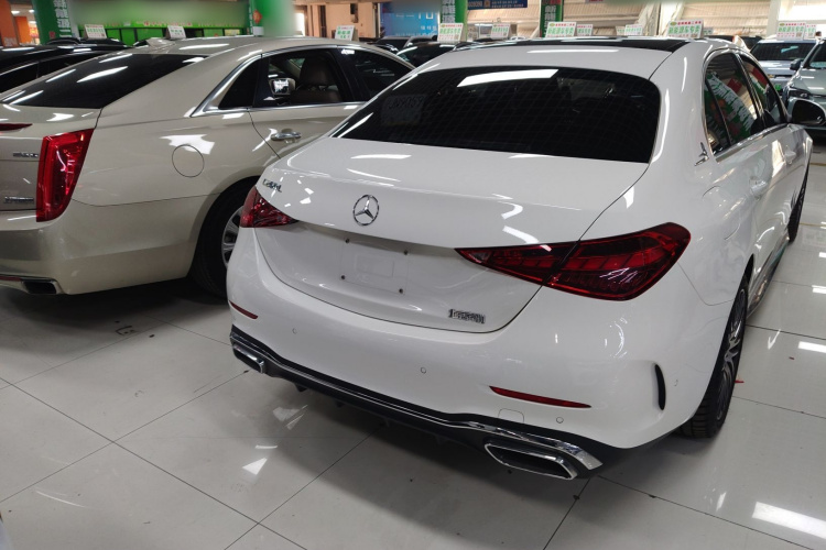 奔驰C级 2023款 C 260 L 运动版车身外观7