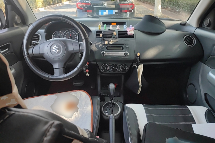 铃木 雨燕 2014款 1.5L 自动时尚型中控内饰12