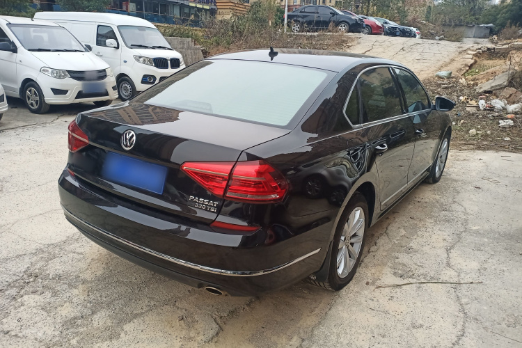 大众 帕萨特 2017款 330TSI DSG尊荣版车身外观7