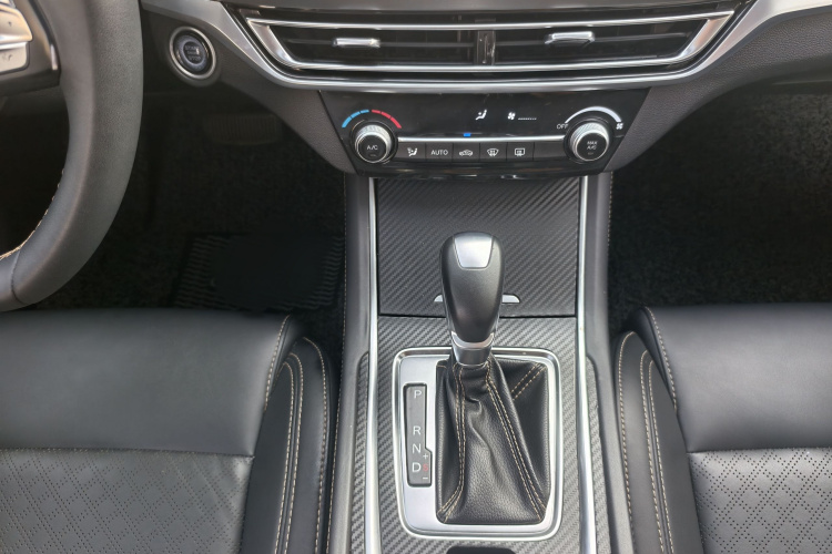 长安 逸动 2019款 高能版 1.6L GDI 自动先锋型 国VI中控内饰7007