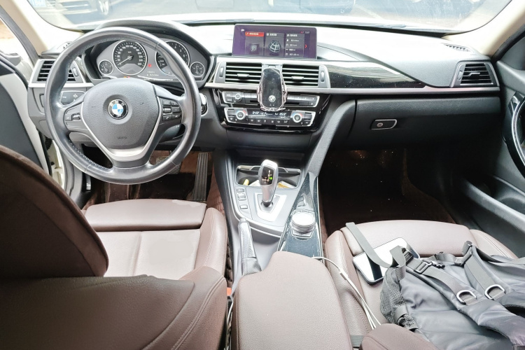 宝马3系 2019款 320Li 时尚型中控内饰12