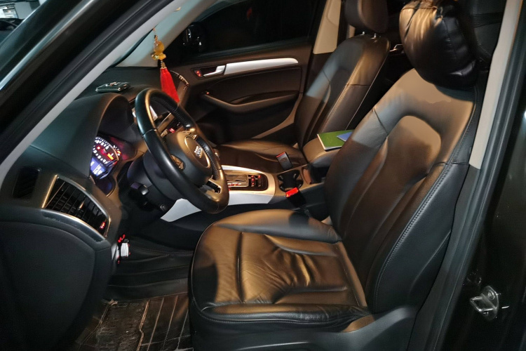 奥迪Q5 2013款 40 TFSI 技术型局部细节19