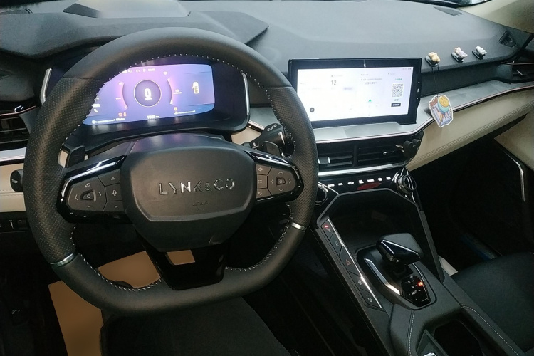 领克06 2021款 1.5T Shero粉色特别版中控内饰12