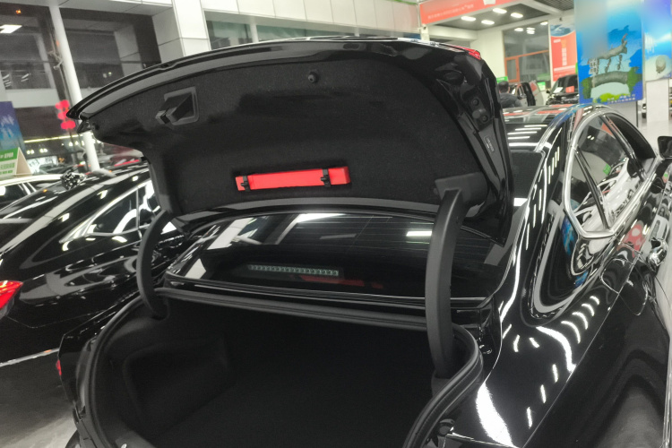 沃尔沃S90 2022款 B5 智逸豪华版机舱底盘23