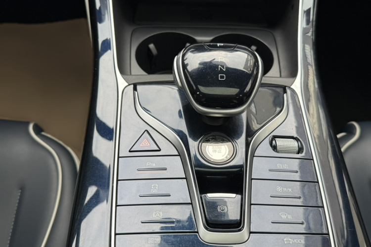 比亚迪 秦PLUS 2021款 EV 400KM 豪华型局部细节18