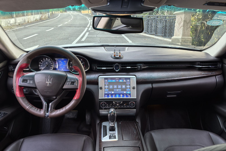 玛莎拉蒂 总裁 2013款 3.0T 标准型中控内饰7002