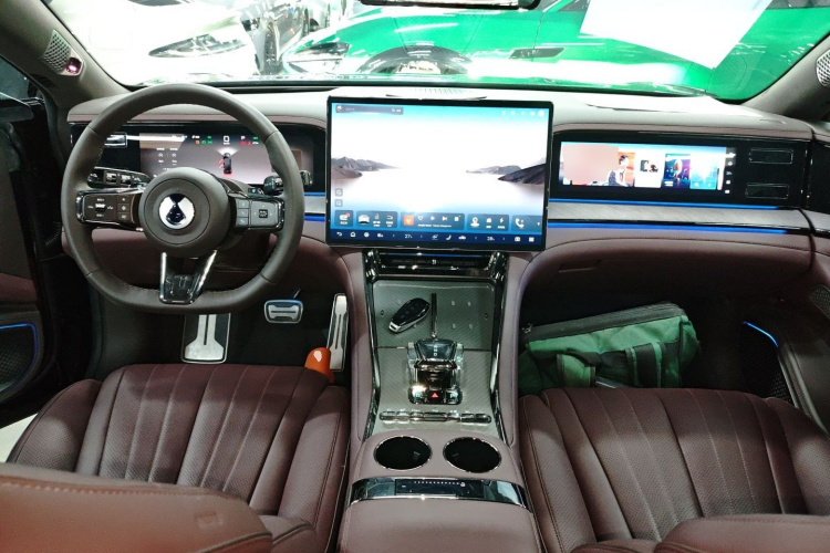 腾势Z9GT 2024款 1100四驱Ultra版中控内饰12