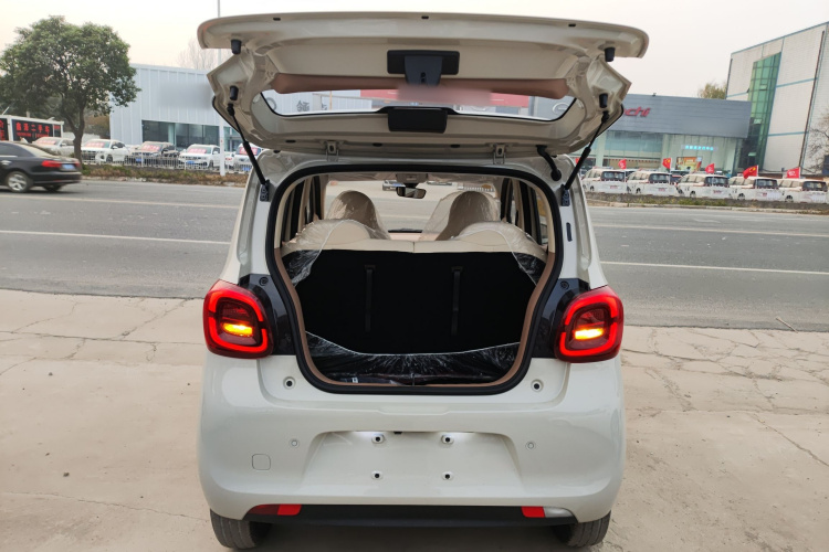 五菱汽车 宏光MINIEV 2025款 四门版 进阶款机舱底盘23