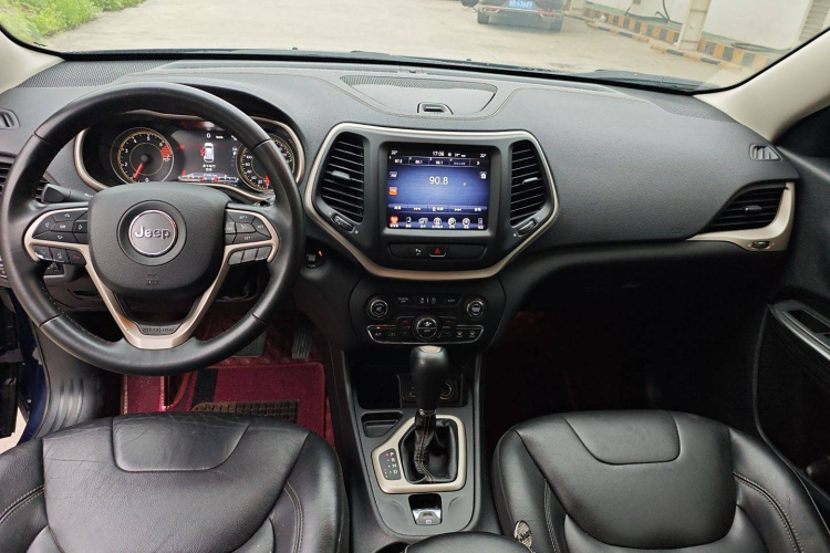 Jeep 自由光 2017款 2.4L 领先智能版中控内饰7003