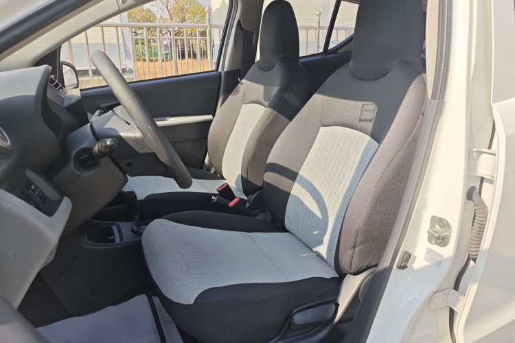 铃木 奥拓 2016款 1.0L 自动豪华炫动版中控内饰7004