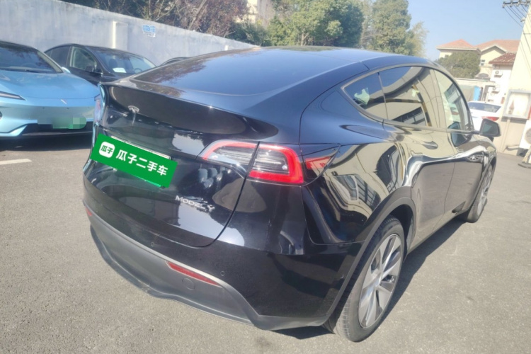 特斯拉 Model Y 2022款 改款 后轮驱动版车身外观7