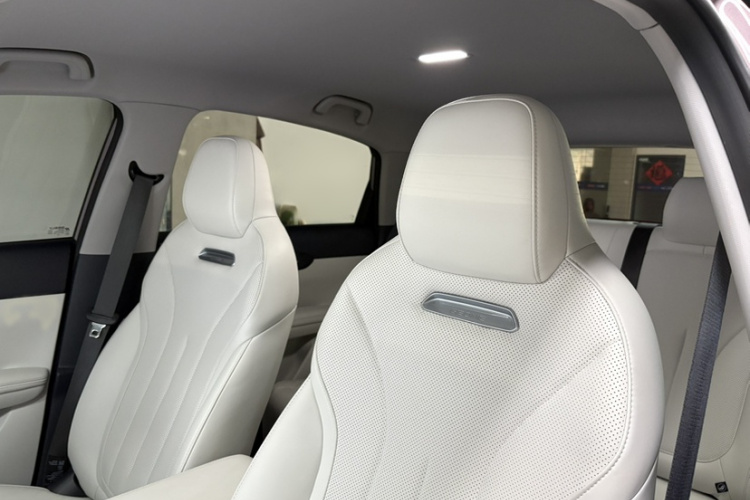 吉利银河 星愿 2025款 310km 梦想版中控内饰7005