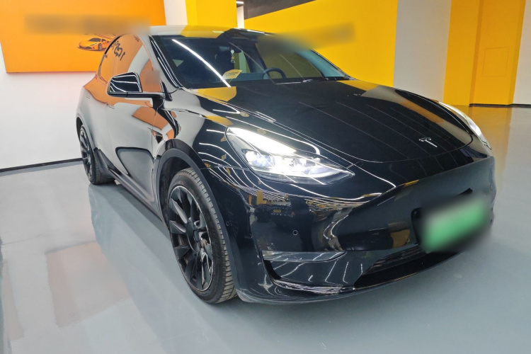 特斯拉 Model Y 2021款 标准续航后驱版车身外观3