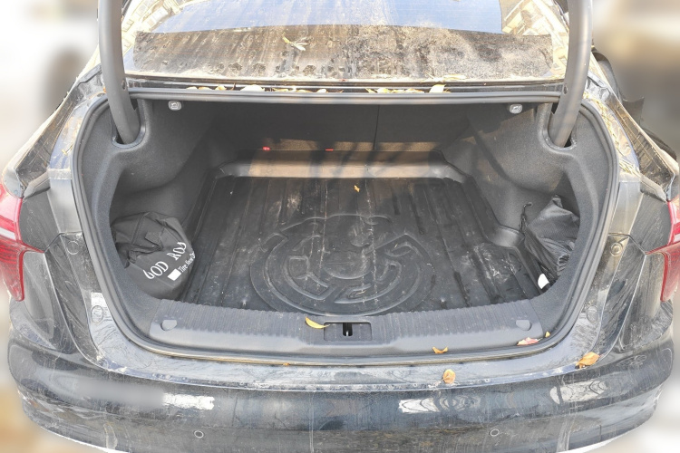 红旗H5 2023款 2.0T 自动智联旗畅版局部细节23