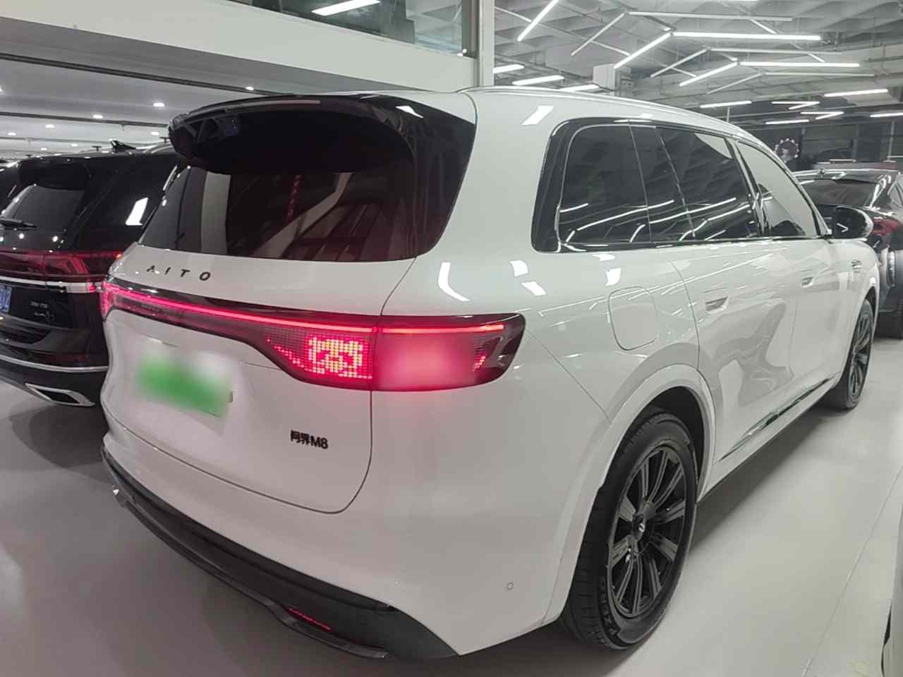 鸿蒙智行 问界M8 2025款 增程 Max+版 53.4kWh 6座版 (192线激光雷达）(4)