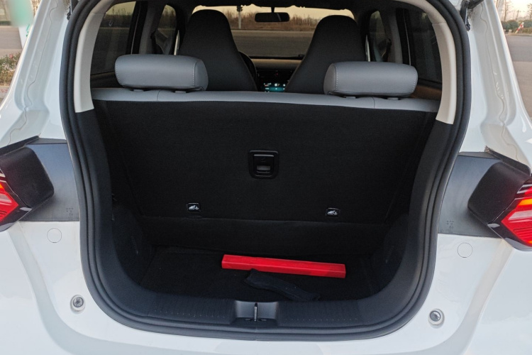 零跑汽车 零跑T03 2024款 310舒享版机舱底盘23