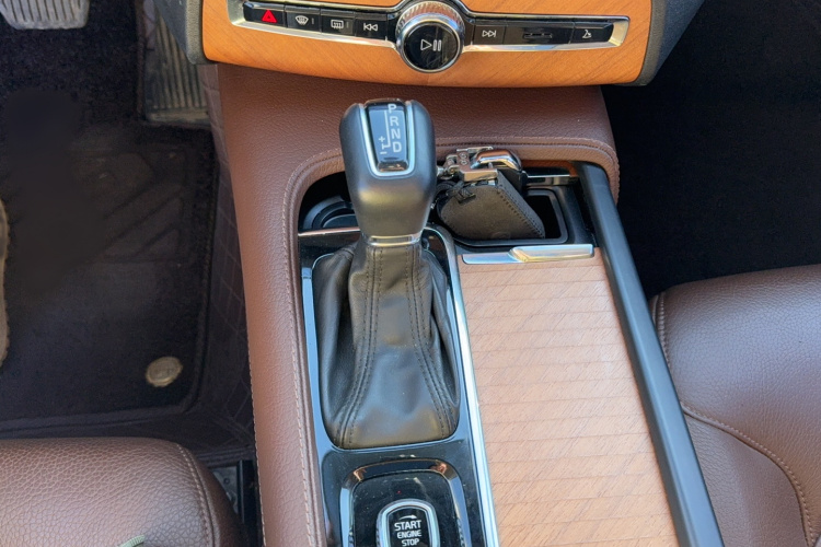 沃尔沃XC90 2020款 改款 T6 智逸豪华版 7座局部细节18