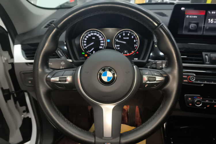 宝马X1 2020款 sDrive20Li 尊享型中控内饰13