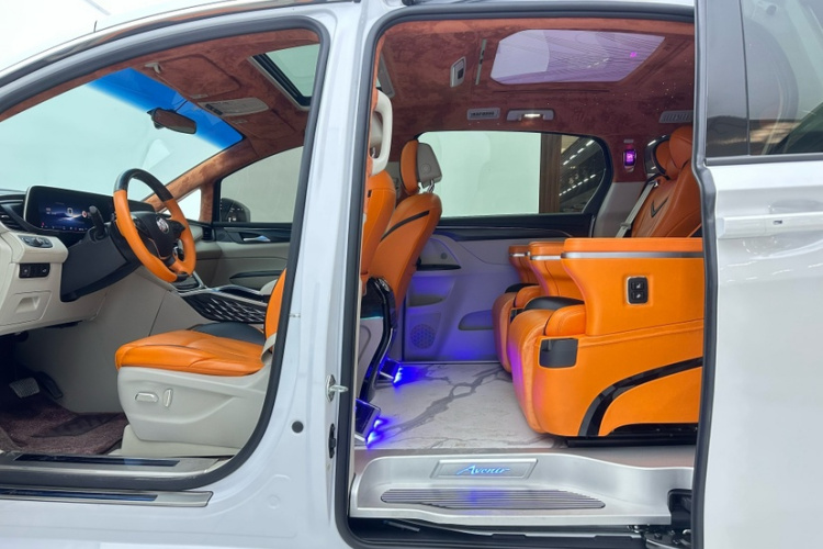 别克GL8 2023款 ES陆尊 舒适型中控内饰7010