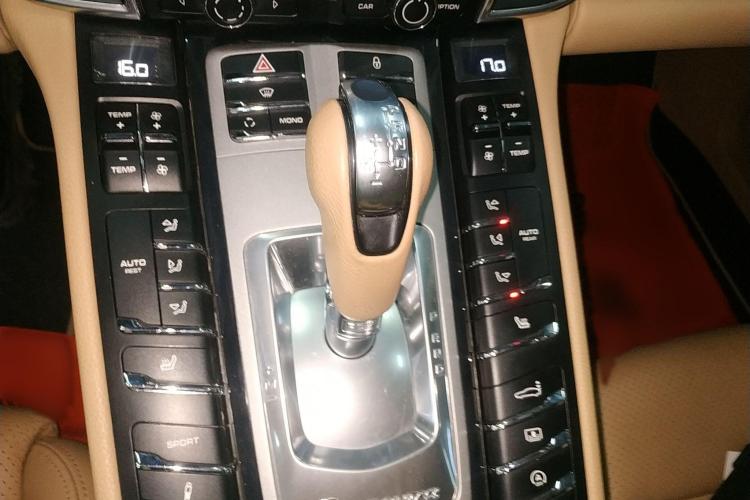 保时捷 2013款 Panamera 4 Platinum Edition 3.6L中控内饰18