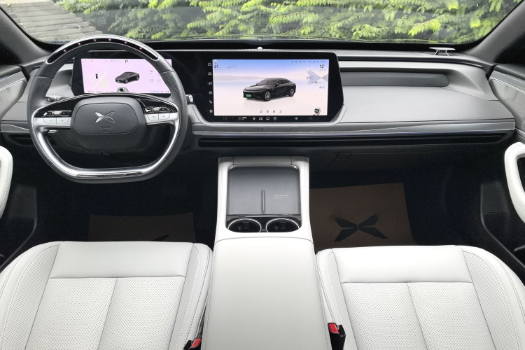 小鹏P7 2024款 P7i 550 Pro中控内饰7002