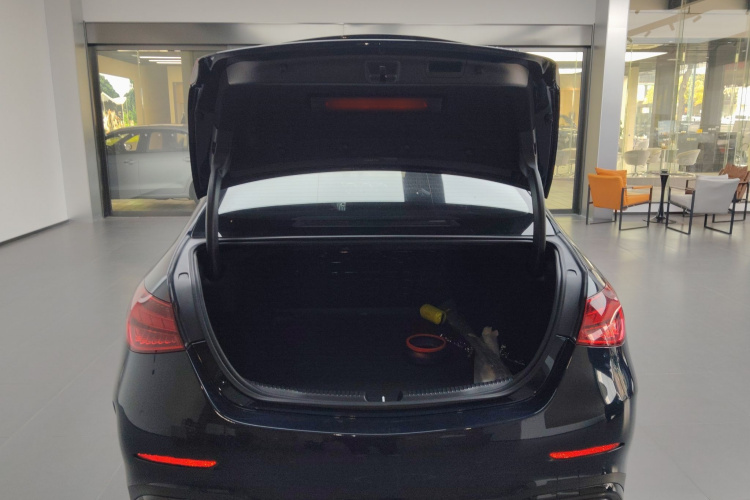 奔驰C级 2022款 改款 C 260 L 运动版局部细节23