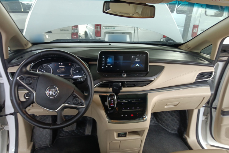 别克GL8 2023款 改款 陆上公务舱 豪华型中控内饰12