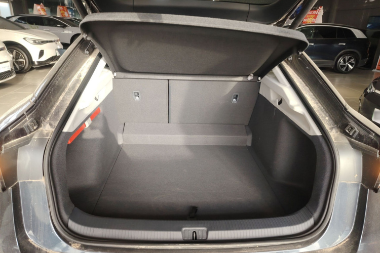 大众ID.7 VIZZION 2024款 首发版机舱底盘23