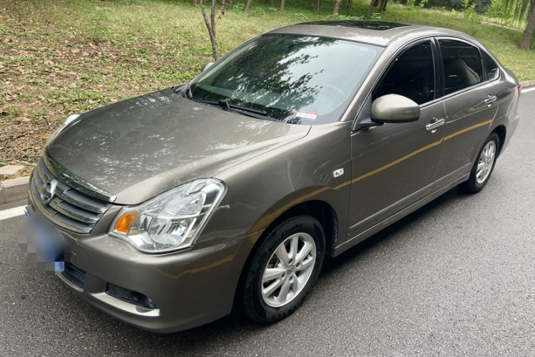 日产 轩逸 2019款 经典 1.6XE+ 手动智联领先版车身外观1