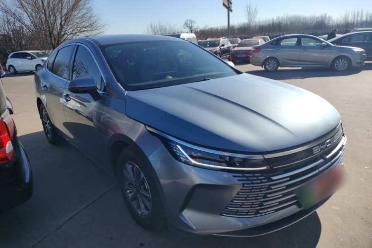 比亚迪 驱逐舰05 2024款 荣耀版 DM-i 55KM 豪华型车身外观3