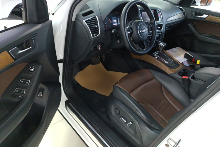 奥迪Q5 2016款 40 TFSI 技术型中控内饰7003