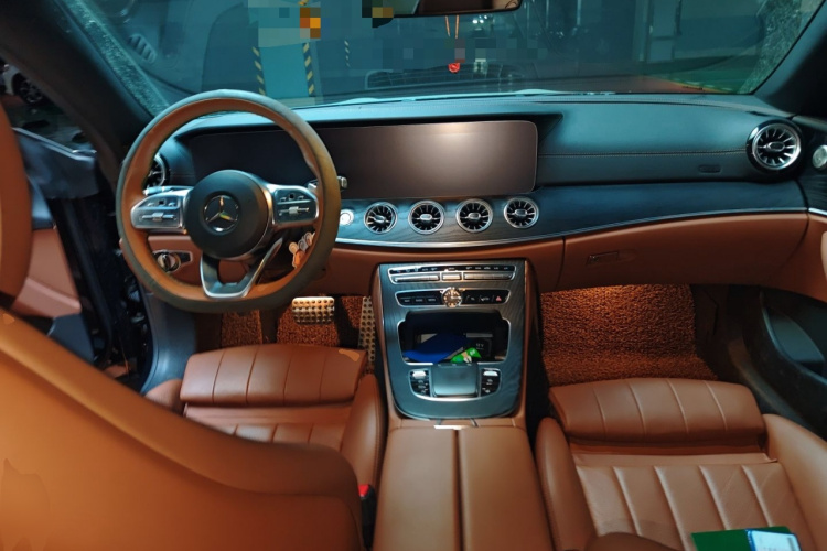 奔驰E级(进口) 2019款 E 200 4MATIC 轿跑车中控内饰12