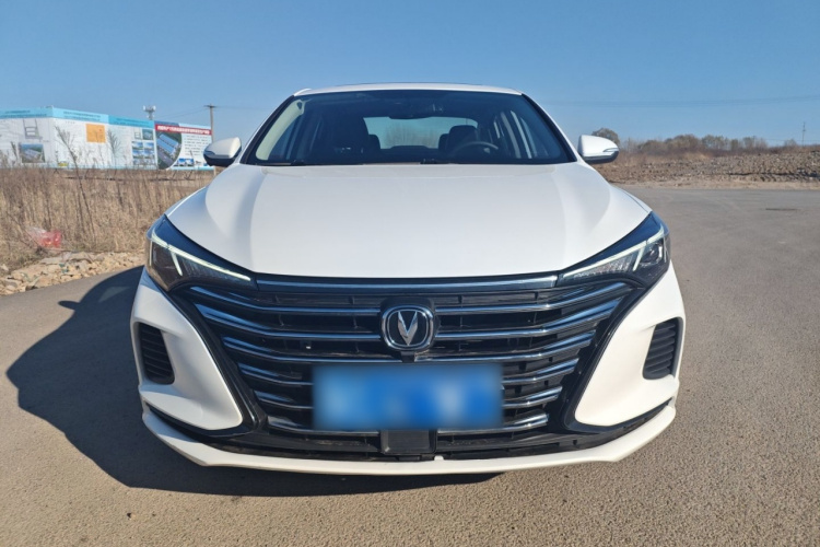 长安 逸动 2022款 PLUS 1.6L GDI CVT豪华型车身外观6001