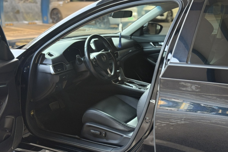 本田 雅阁 2022款 260TURBO 豪华版中控内饰7006