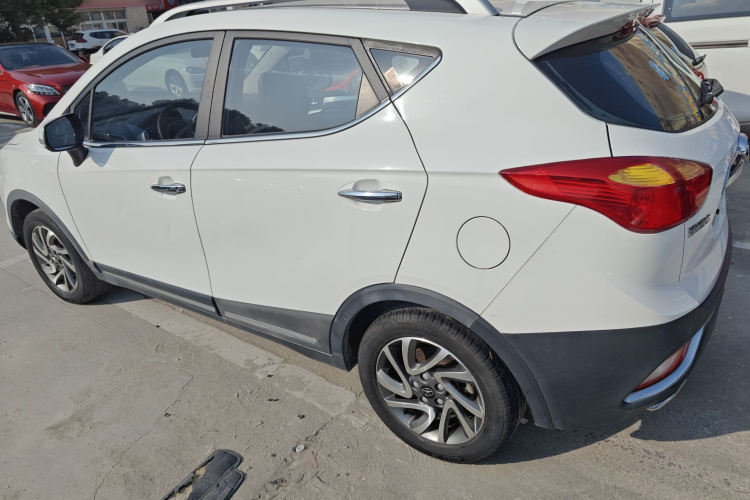 江汽集团 瑞风S3 2016款 1.5L 手动豪华智能型车身外观4