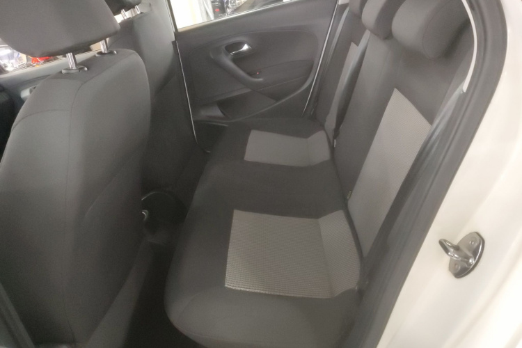 大众 Polo 2016款 1.4L 手动风尚型中控内饰21