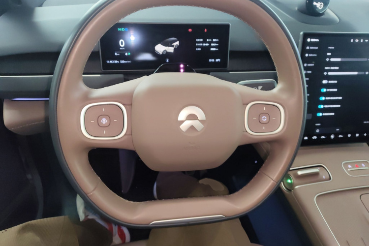 蔚来ES8 2024款 75kWh中控内饰13