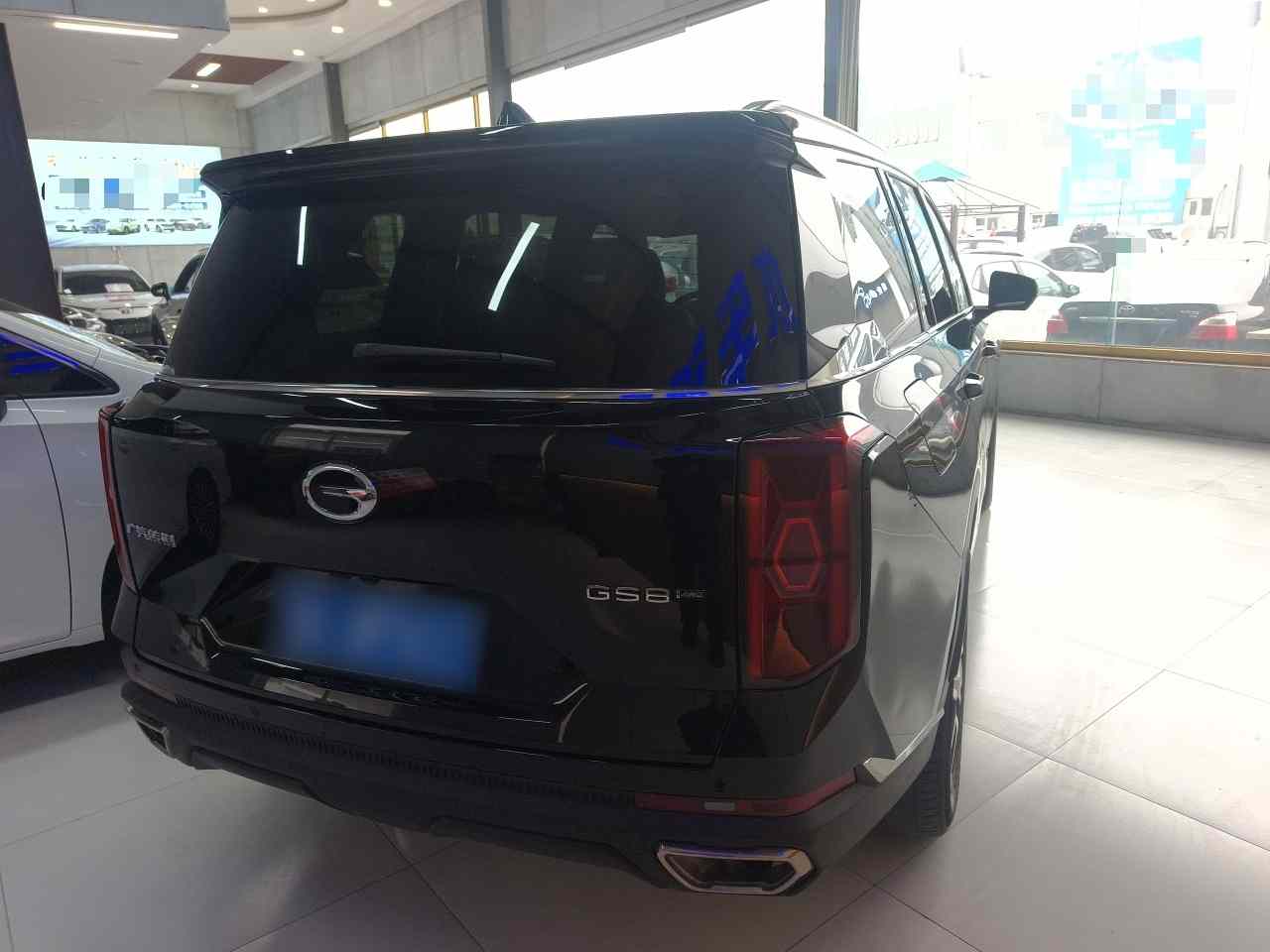广汽传祺 传祺GS8 2022款 领航系列 2.0TGDI 四驱豪华智联版（七座）(3)